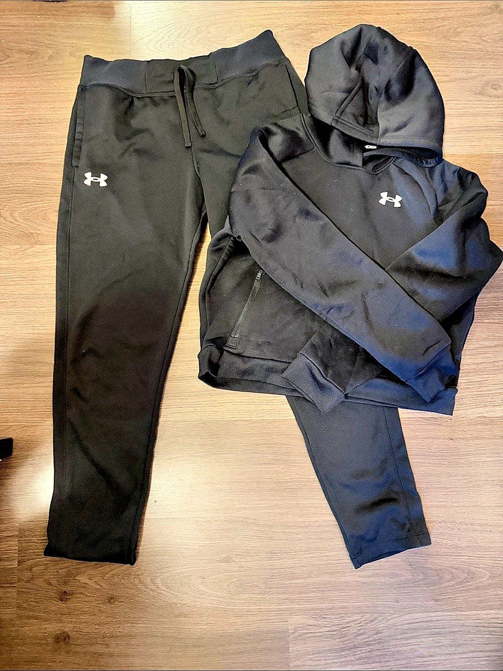 Under Armour Boys Large Black Hoodie & Pants Set Like New